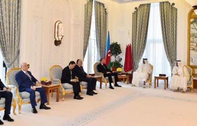 Visite du président de la République au Qatar : entretien élargi aux délégations
