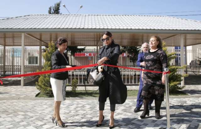 La première vice-présidente Mehriban Aliyeva inaugure une école maternelle à Pirchaghy