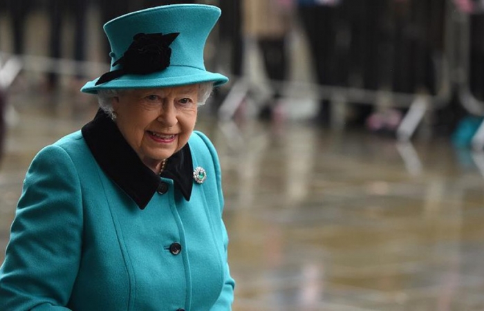 Kraliça II Elizabetin maaşı artırılır - 76 milyon