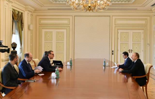 Le Président Aliyev reçoit le sous-secrétaire du MAE britannique