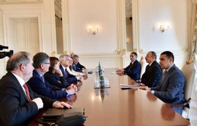 Le président Ilham Aliyev a reçu une délégation conduite par le sénateur français André Reichardt