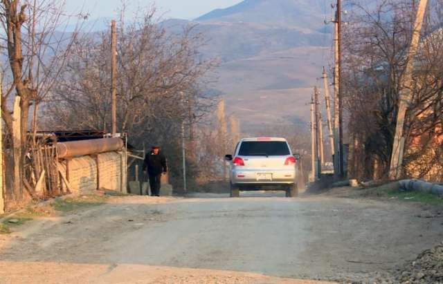 Bewohner von an der Front gelegenen Dörfern: Wir haben keine Angst vor armenischen Beschüssen
