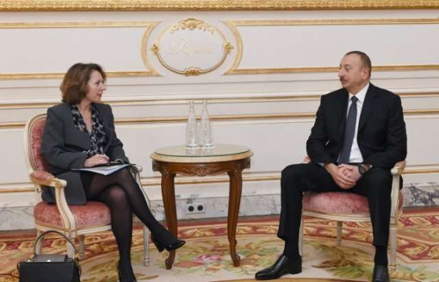 Ilham Aliyev  se entrevistó con subdirectora de SUEZ en París