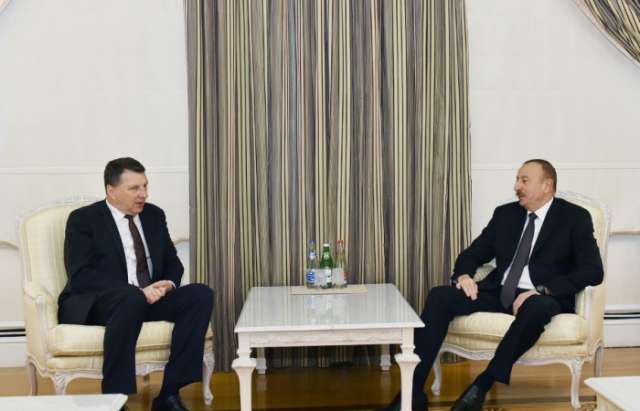 Rencontre du président Ilham Aliyev avec le président letton Raimonds Vejonis