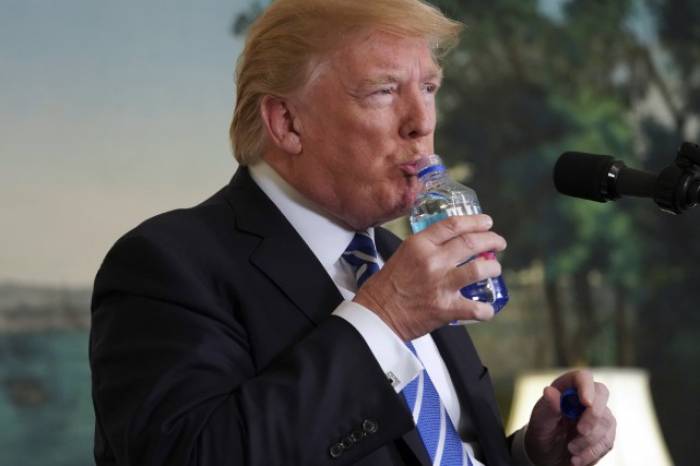 Donald Trump, la bouteille d'eau et la revanche de Marco Rubio -VIDEO