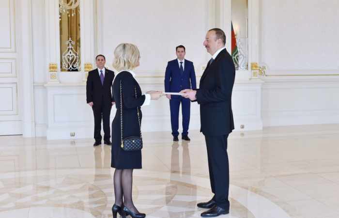 Ilham Aliyev empfängt neue portugiesische Botschafterin