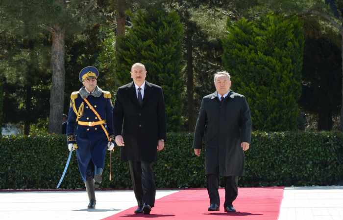 Déclaration conjointe à la presse des présidents azerbaïdjanais et kazakh
