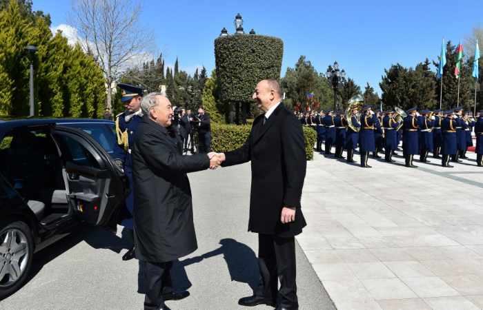 Offizieller Empfang von Kasachstans Präsident in Baku
