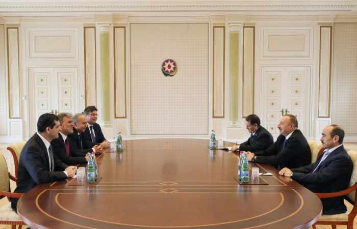 Le président Aliyev reçoit une délégation menée par Abdullah Gül