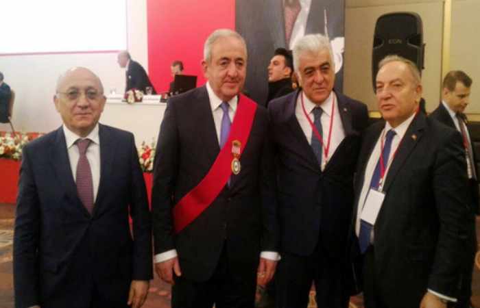 Sommet économique eurasien : un académicien azerbaïdjanais parle des problèmes des réfugiés
