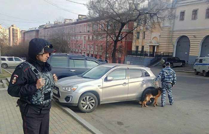 Un homme armé tue un policier et un civil dans des locaux du FSB dans l’Extrême-Orient russe