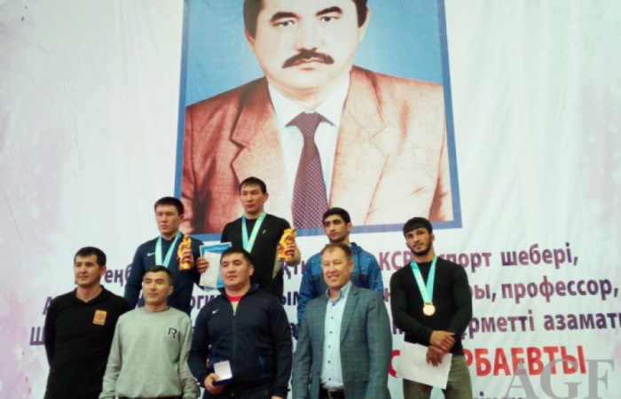 Azerbaijani wrestler wins bronze in Kazakhstan
