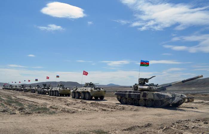 Les armées azerbaïdjanaise et turque poursuivent leur exercice tactique à tirs réels
