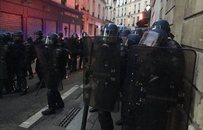 Présidentielle: manifestation tendue à Paris - VIDEO
