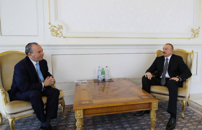 Entretien du président azerbaïdjanais avec le président de la Fondation américaine de la compréhension ethnique