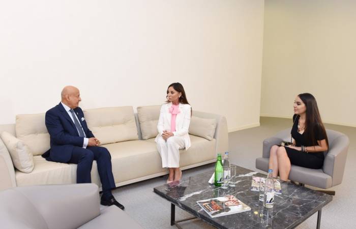 Entretien de la première vice-présidente azerbaïdjanaise avec le directeur général de l’ISESCO