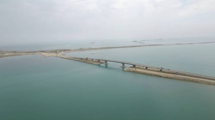 Le président Ilham Aliyev inaugure un nouveau pont dans l’arrondissement de Pirallahy