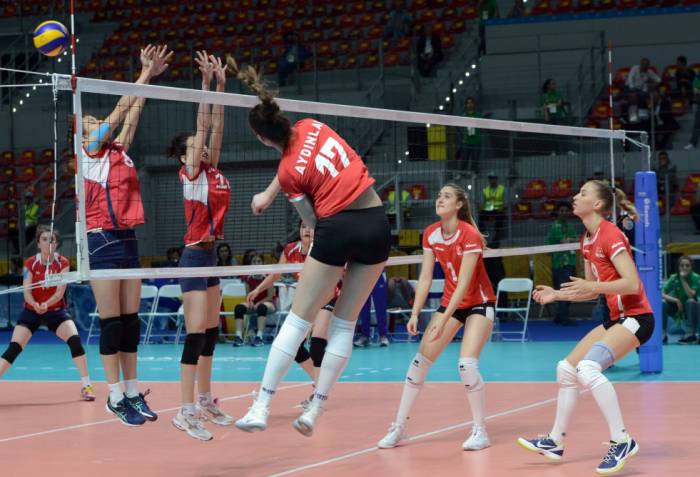 Les volleyeuses turques débutent par une victoire à Bakou 2017
