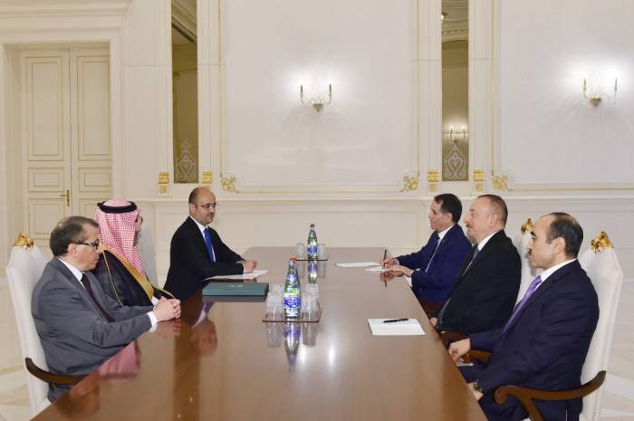 Le président Ilham Aliyev a reçu le ministre saoudien pour les Affaires du Golfe Arabe