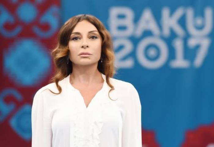 First Vice-President Mehriban Aliyeva awards wrestlers at Baku 2017