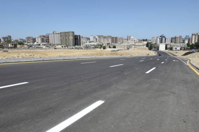 Le président Ilham Aliyev a pris part à l’ouverture de nouvelles routes à Bakou