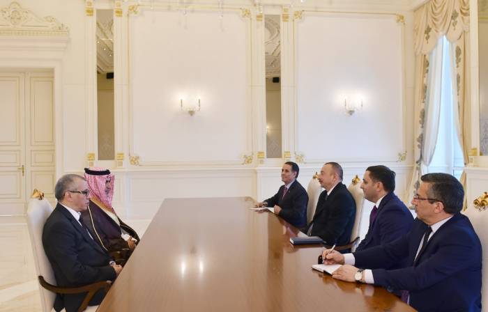Le président Ilham Aliyev reçoit le ministre d’Etat saoudien pour le Golf arabe