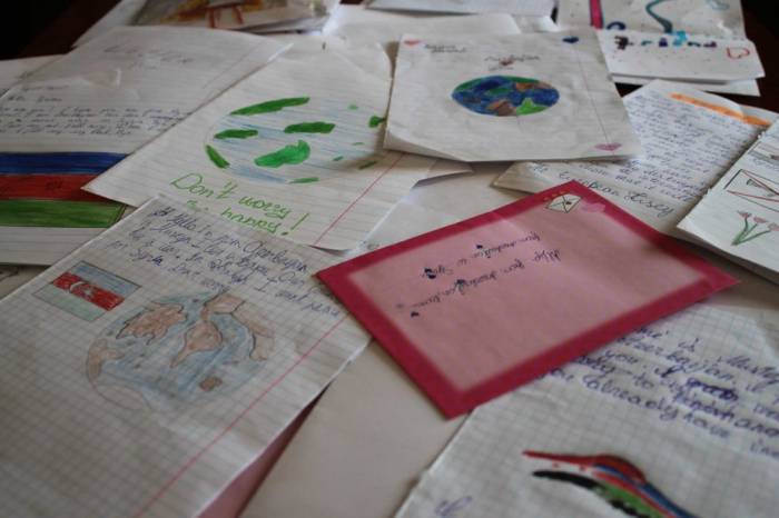 Les écoliers azerbaïdjanais ont envoyé des cadeaux aux élèves syriens