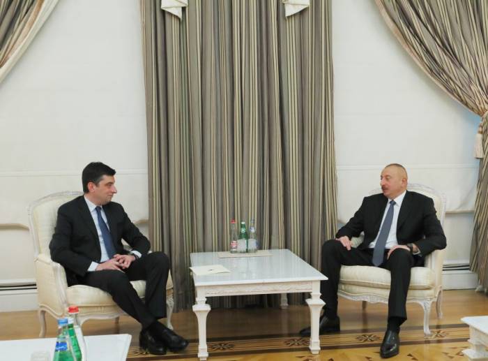 Le président Ilham Aliyev rencontre une délégation géorgienne