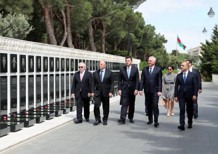 Le ministre géorgien a visité l’Allée des Martyrs à Bakou