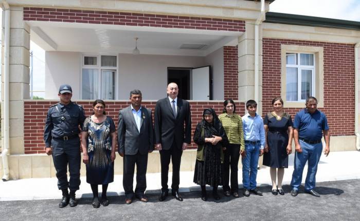 Le président Ilham Aliyev visite le village de Djodjoug Mardjanly - PHOTOS