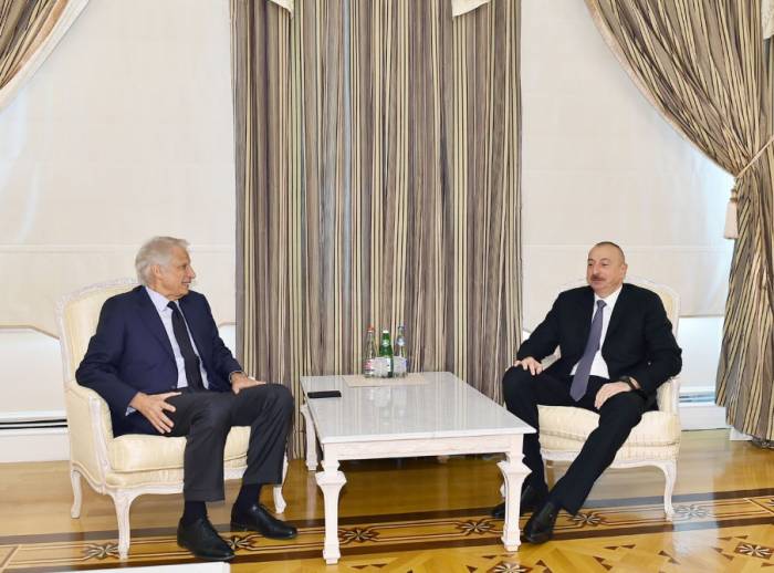 Ilham Aliyev reçoit l’ancien Premier ministre français Dominique de Villepin