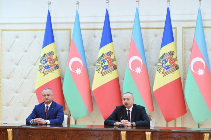 Déclaration conjointe à la presse des présidents azerbaïdjanais et moldave