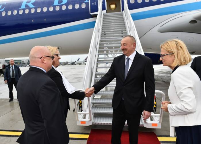 Präsident Ilham Aliyev zu Besuch in Polen eingetroffen
