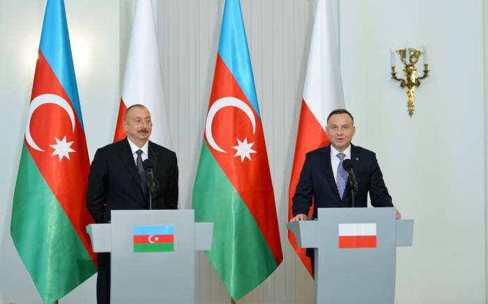 Déclaration conjointe à la presse des présidents azerbaïdjanais et polonais