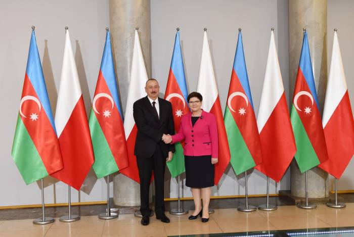 Le président Ilham Aliyev a rencontré la Première ministre polonaise à Varsovie - PHOTOS