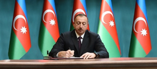 İlham Əliyev həmkarını təbrik edib