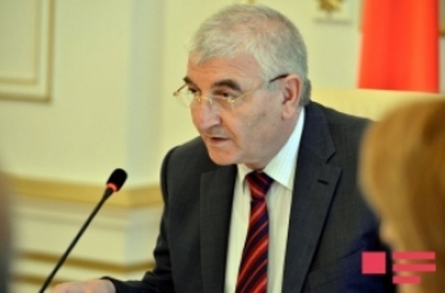 Məzahir Pənahov nöqsanlardan danışdı