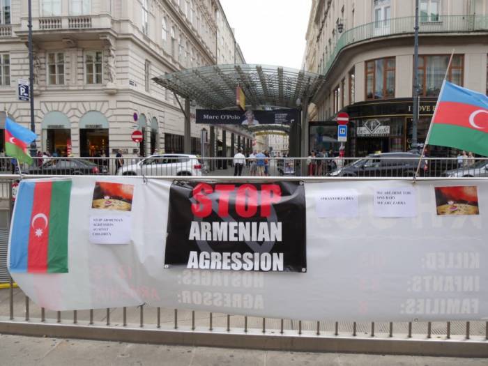 Wien: Protestaktion gegen Mord an aserbaidschanischen Zivilisten durch armenische Streitkräfte