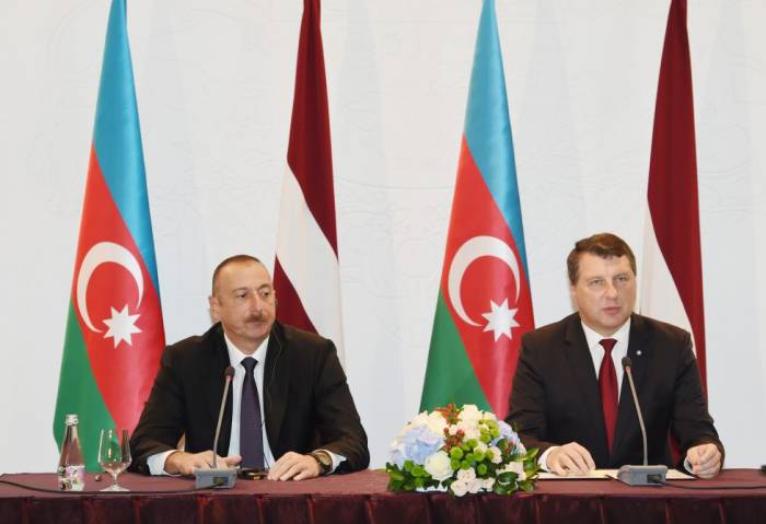 Pressekonferenz der Präsidenten von Aserbaidschan und Lettland Ilham Aliyev und Raimonds Vējonis