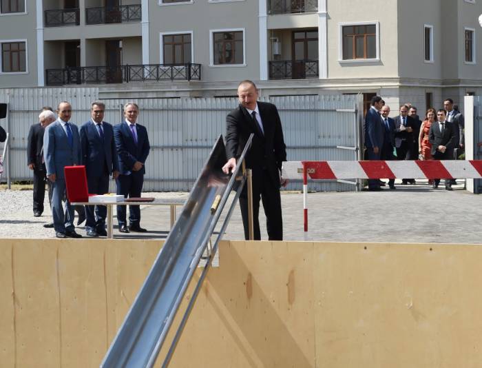 Prezident jurnalistlər üçün 3-cü binanın təməlini qoydu - FOTOLAR