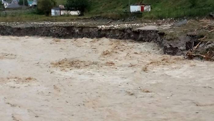 Rusiyada torpaq sürüşməsi: 20 turist xilas edilib (Yenilənib)