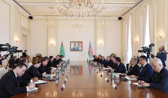 Entretien élargi des présidents azerbaïdjanais et turkmène
