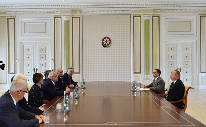 Ilham Aliyev a reçu les anciens chefs d’Etat et de gouvernement 