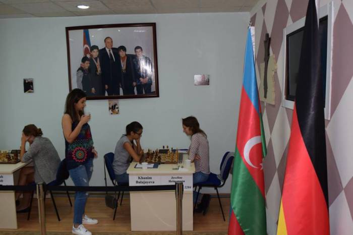Aserbaidschan besiegt Deutschland 15½:9½