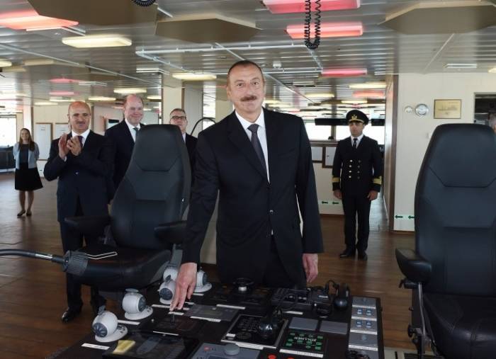 Ilham Aliyev participe à la cérémonie de présentation du navire de construction sous-marine «Khankendi»