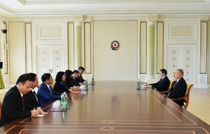 Staatspräsident Ilham Aliyev empfängt eine vietnamesische Delegation