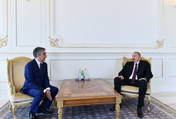 Ilham Aliyev a reçu les lettres de créance du nouvel ambassadeur tadjik