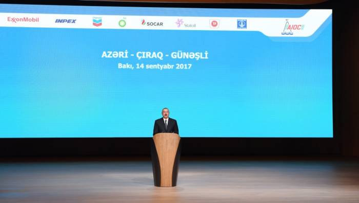 Ilham Aliyev und First Lady nehmen an der Unterzeichnung des Vertrags "Azeri-Chirag-Gunashli" teil