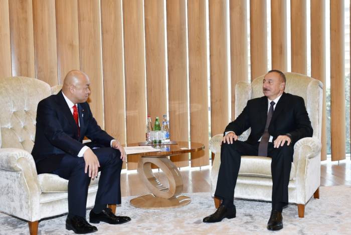 Ilham Aliyev empfängt stellvertretenden japanischen Außenminister