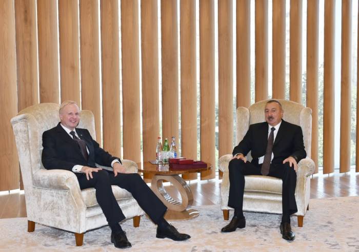 Aserbaidschans Präsident empfängt CEO von BP